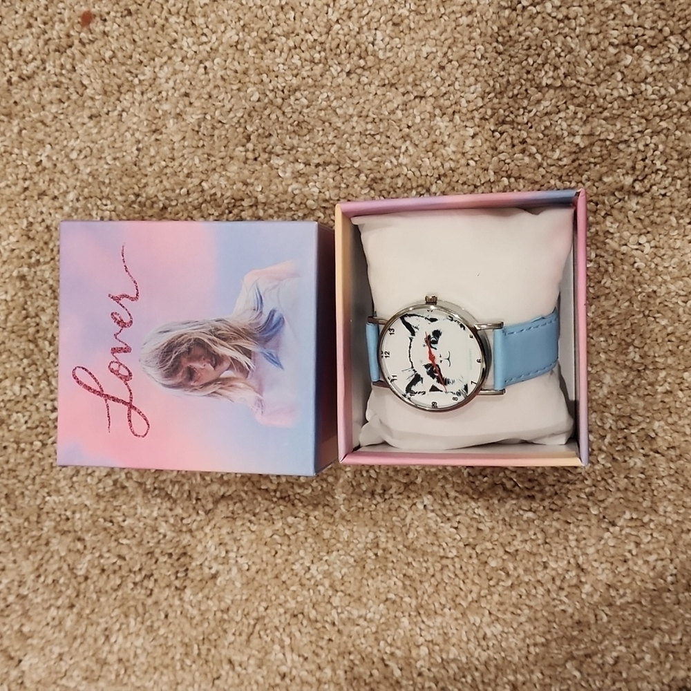 Taylor Swift lover watch